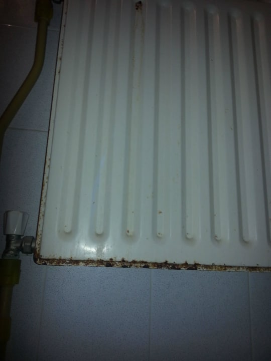 Rost und schmutzig.. Hotel Geranion Village