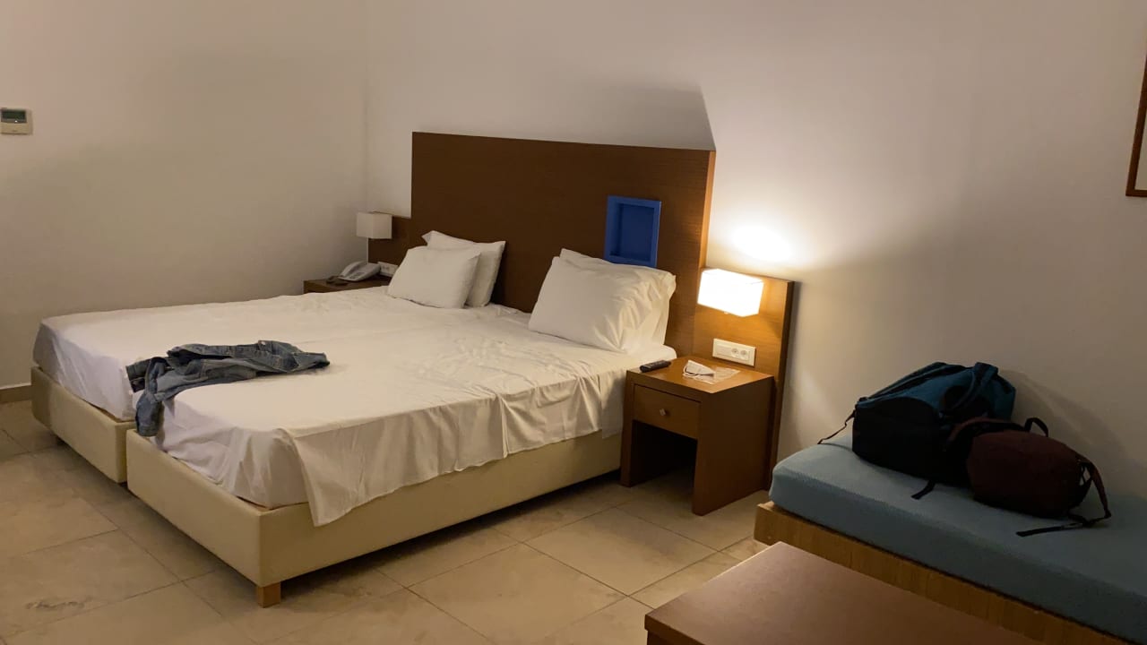 Zimmer Asterias Beach Resort