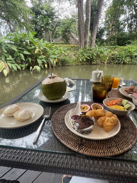 Gastro Phulay Bay, a Ritz Carlton Reserve