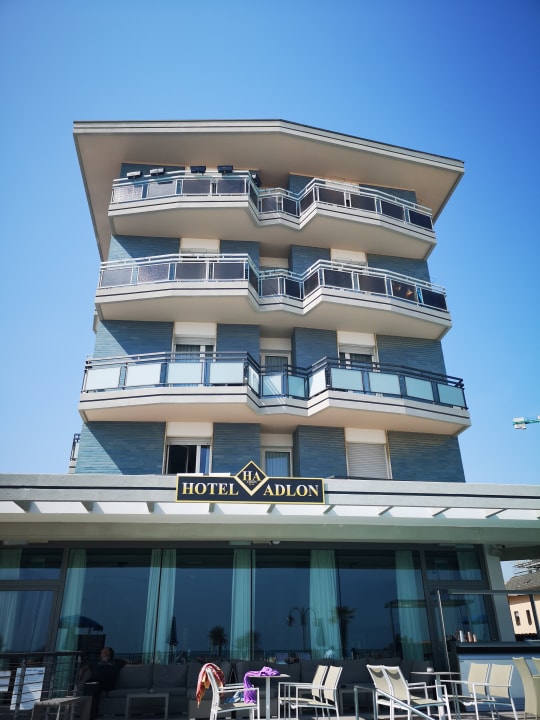 Außenansicht Hotel Adlon