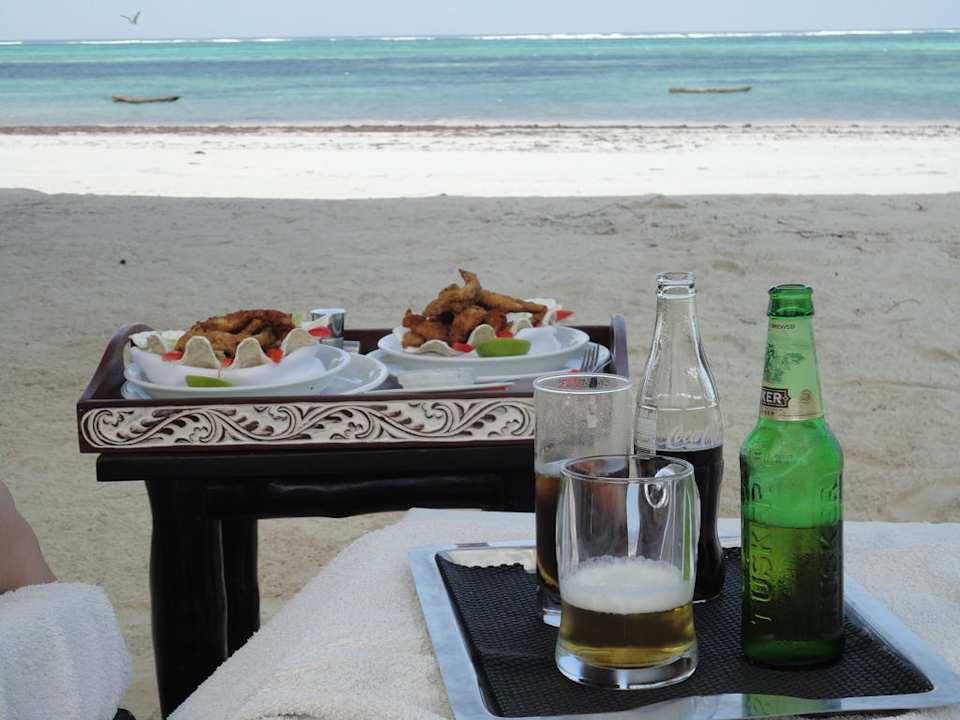 Lunch-time am Traumstrand Hotel Karibuni Rafiki Beach Resort