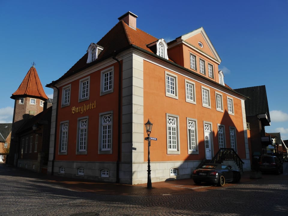 Hauptgebäude des Burghotel Burghotel Haselünne