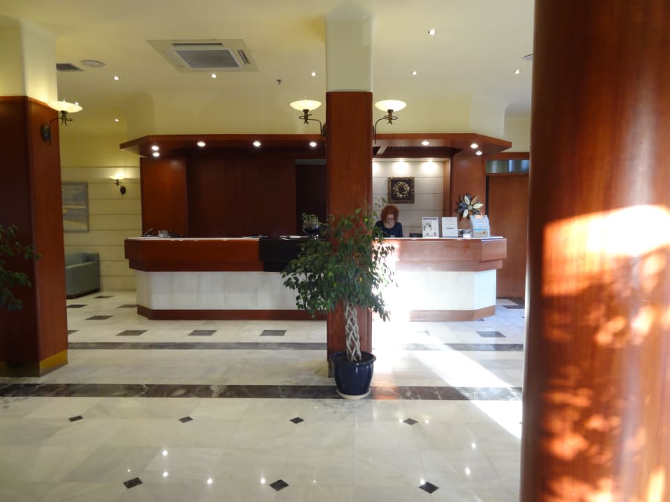 Lobby Vantaris Luxury Beach Resort