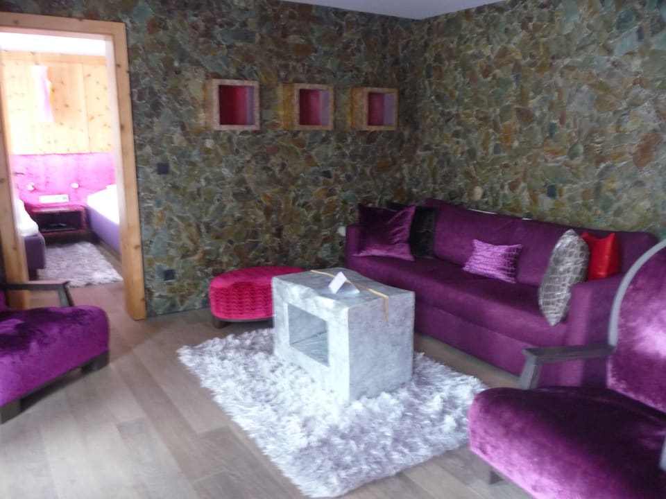 Wohnbereich, dahinter 2.Schlafzimmer Hotel Krallerhof
