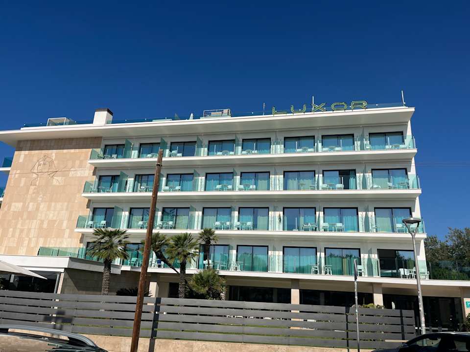 Außenansicht Hotel Luxor