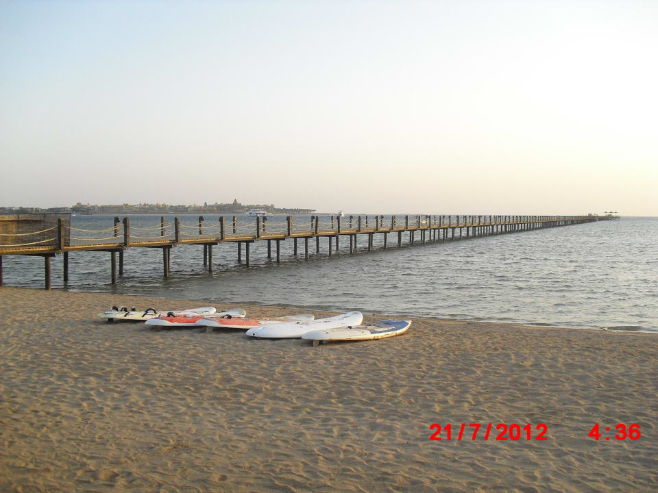 Steg zum Riff Stella Beach Resort & Spa Makadi Bay