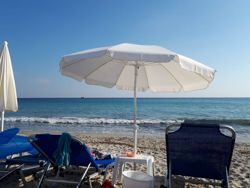 Strand Xenios Dolphin Beach Hotel