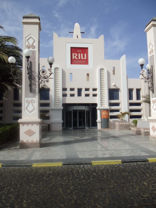 Eingang Hotel Riu Funana