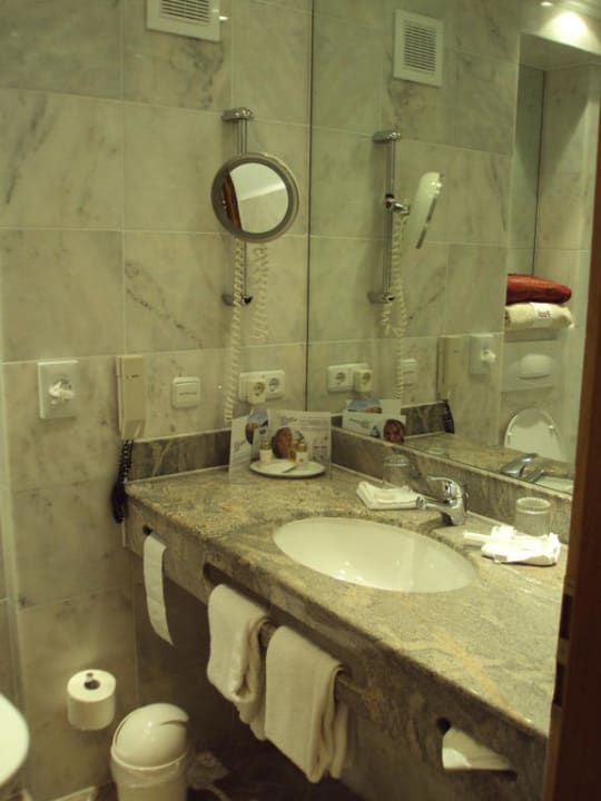 Badezimmer unten Riessersee Hotel