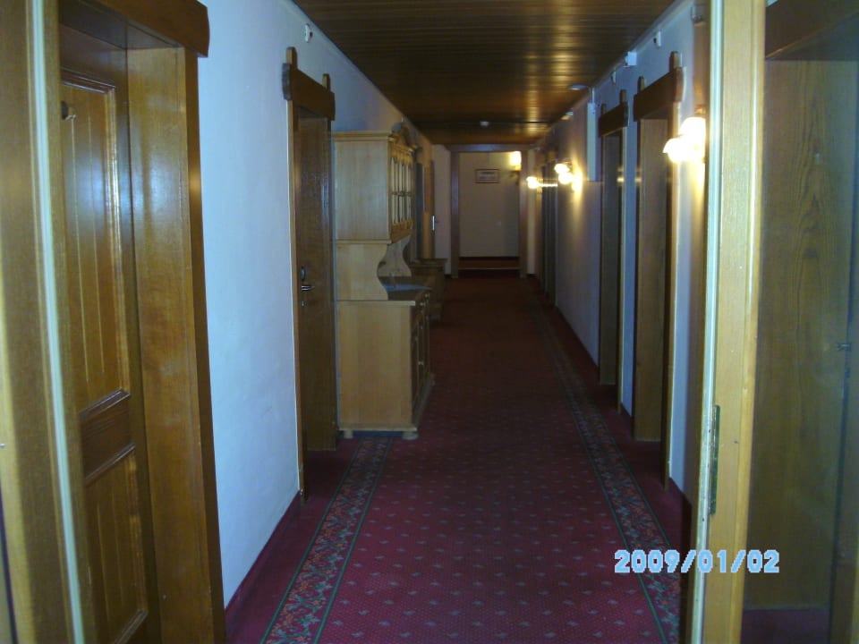 Gang zu den Zimmern Hotel Kohlerhof