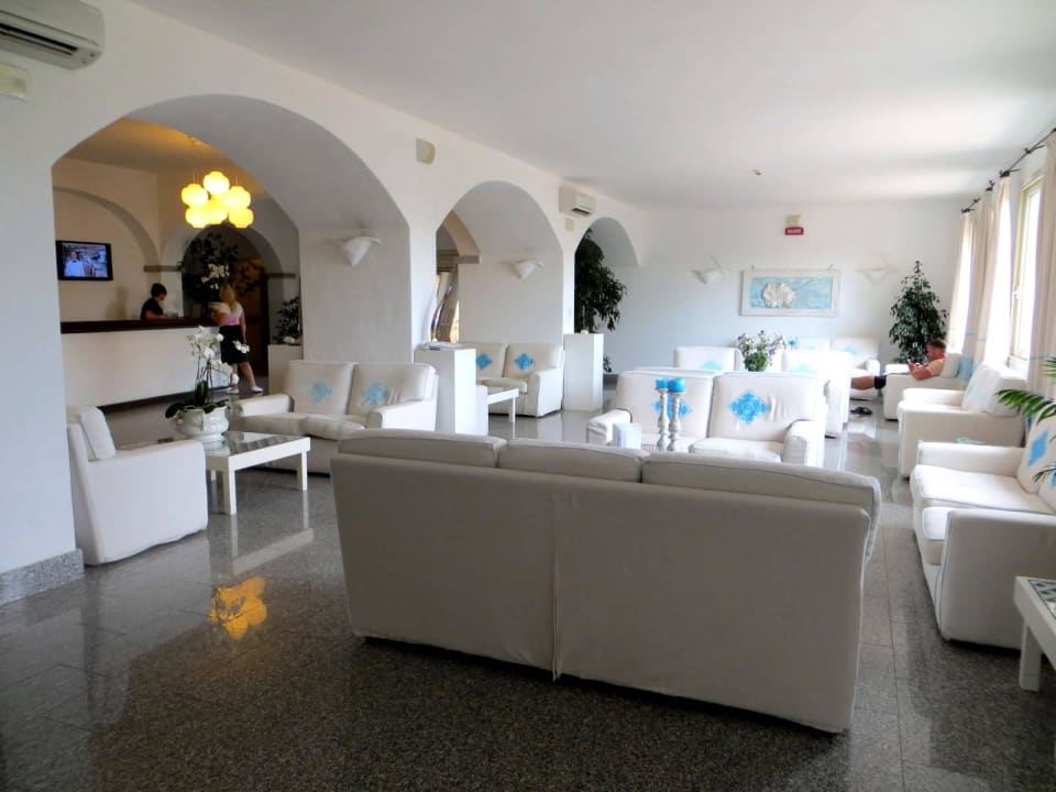 Lobby und Rezeption Gabbiano Azzurro Hotel & Suites