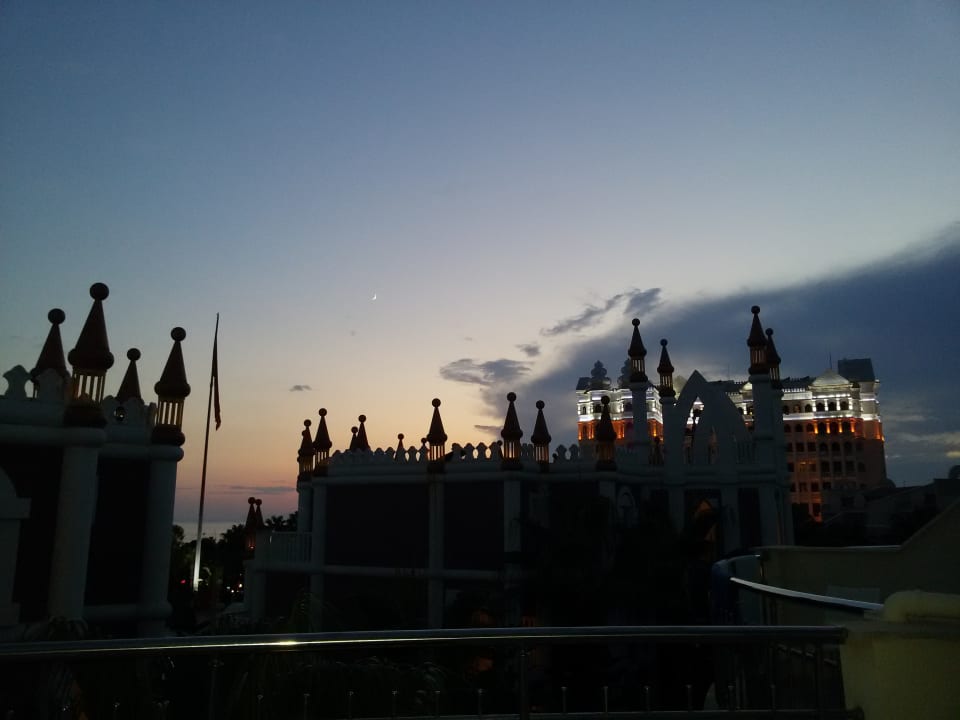 Zimmer Kamelya Aishen Club