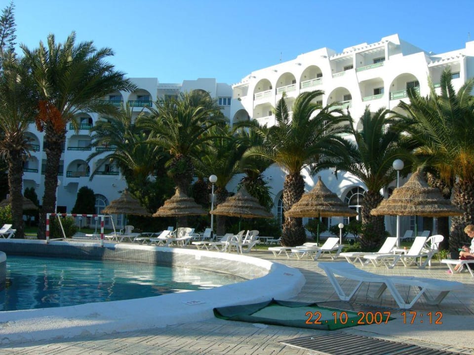 Basen i pokoje w hotelu marhaba beach Hotel Marhaba Club