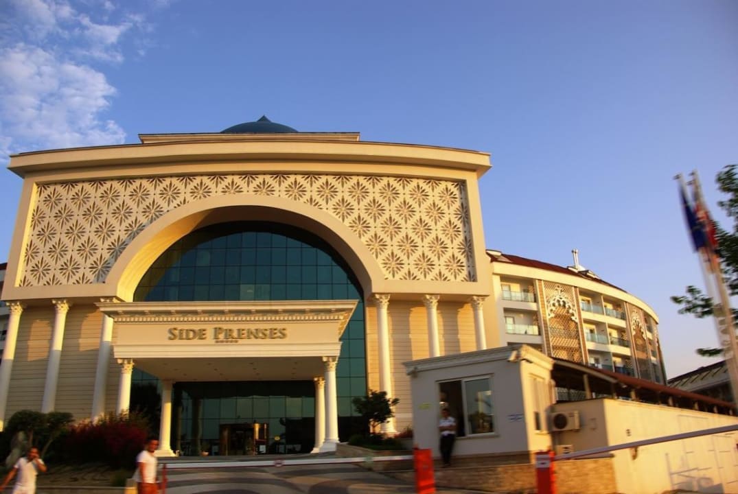 Von der Strasse aus 23.5. Side Prenses Resort & Spa