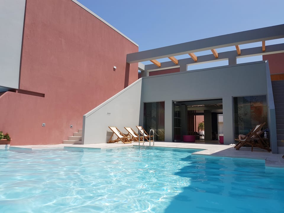 Pool Harmony Boutique Resort