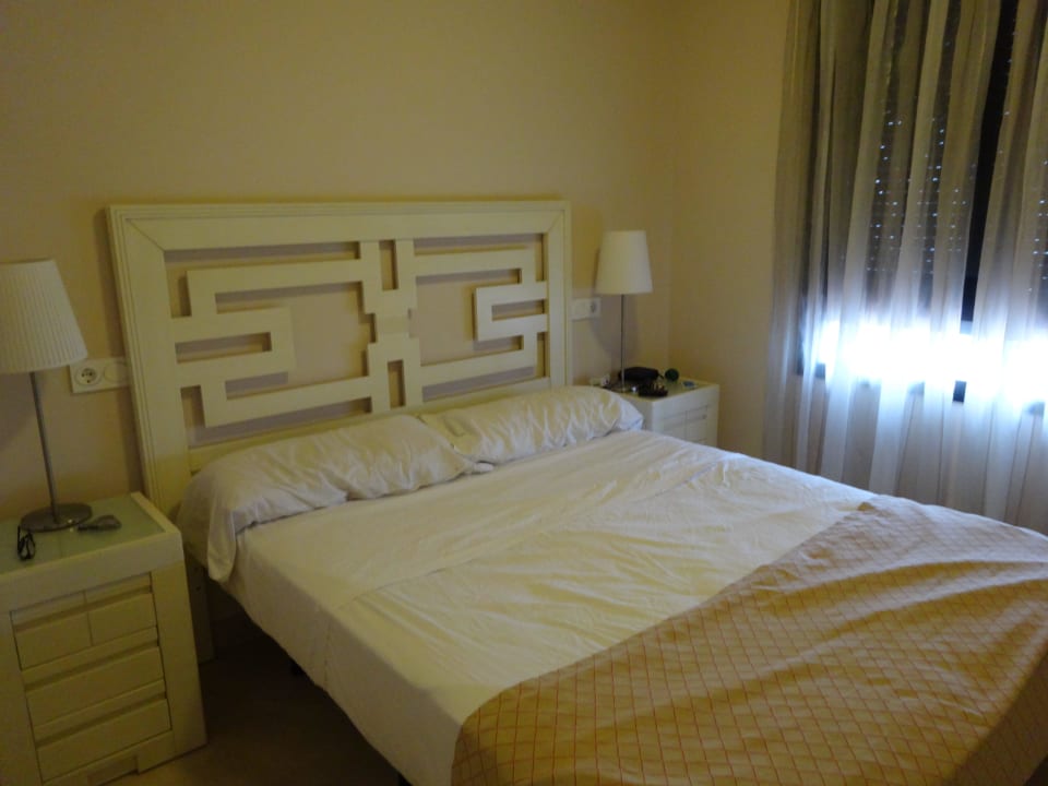 Schlafzimmer mit Blick auf Meer Olée Nerja Holiday Rentals
