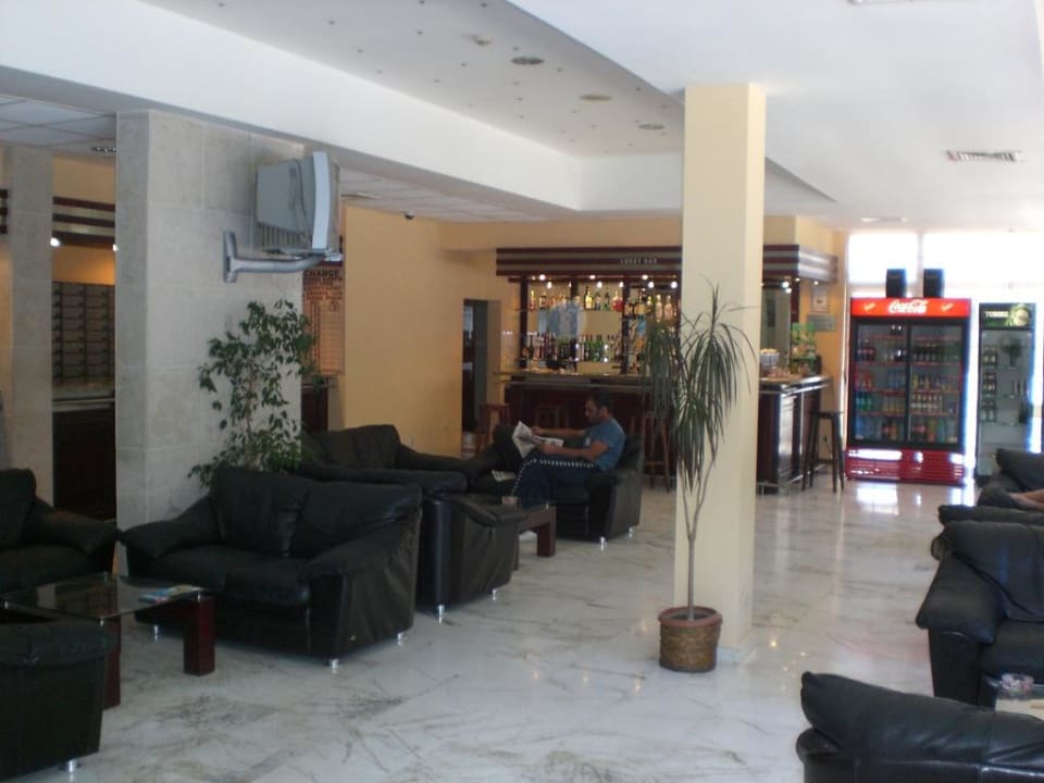 Lobby Hotel Holiday Park