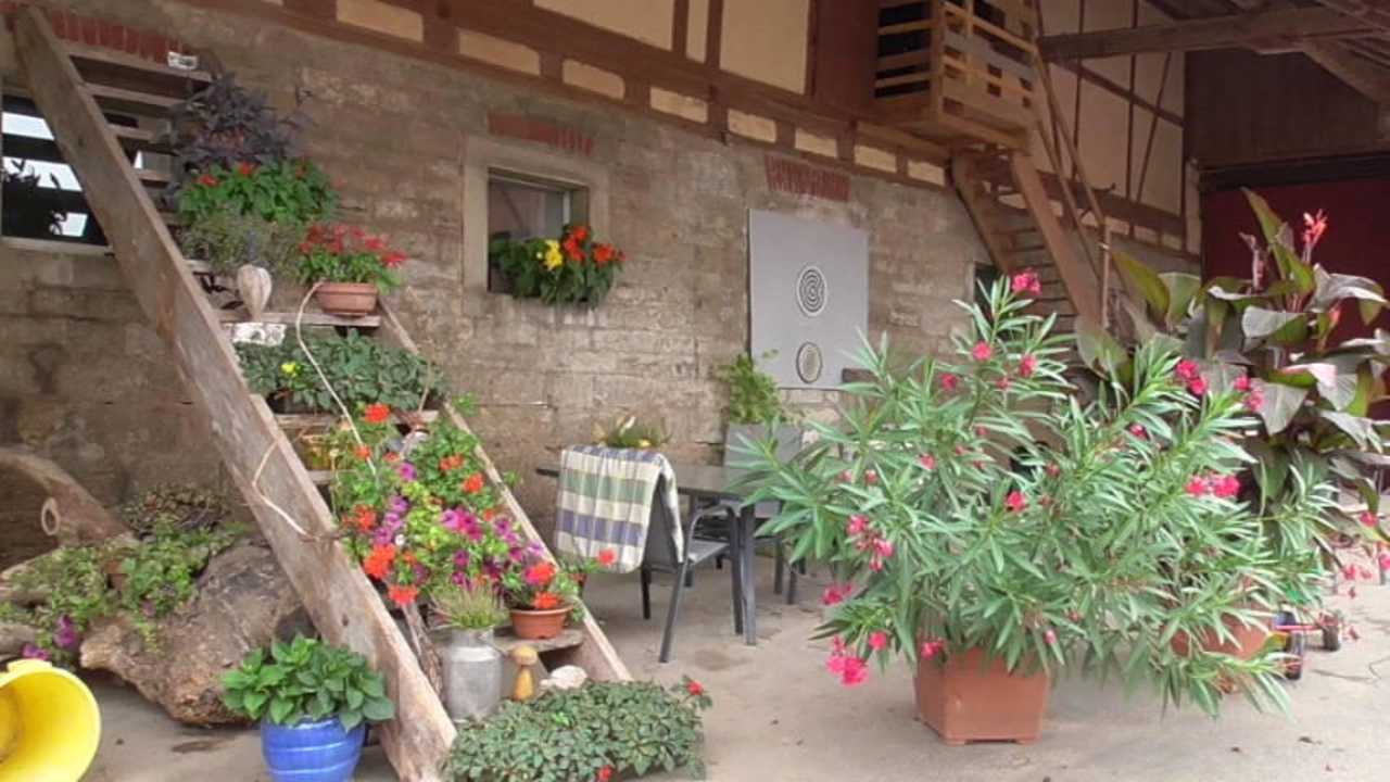 Hof-Aufgang Spielscheune Urlaubsbauernhof Schammann