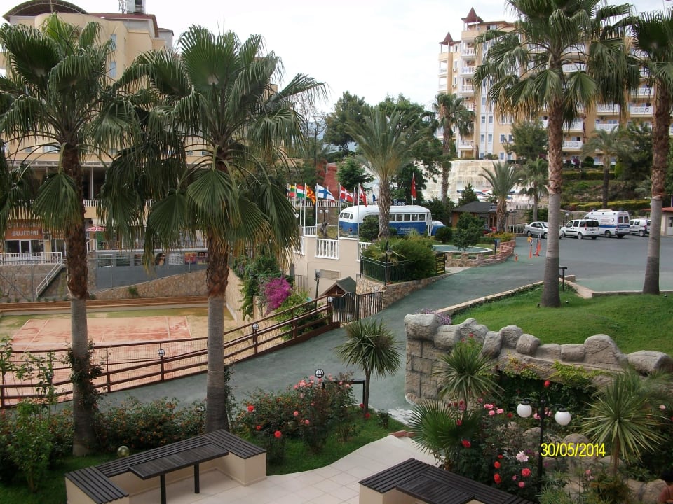 Neue Auffahrt Hotel Club Paradiso