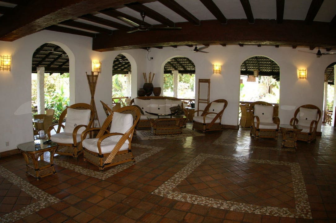 Offene Lobby Hotel Pinewood Beach Resort & Spa