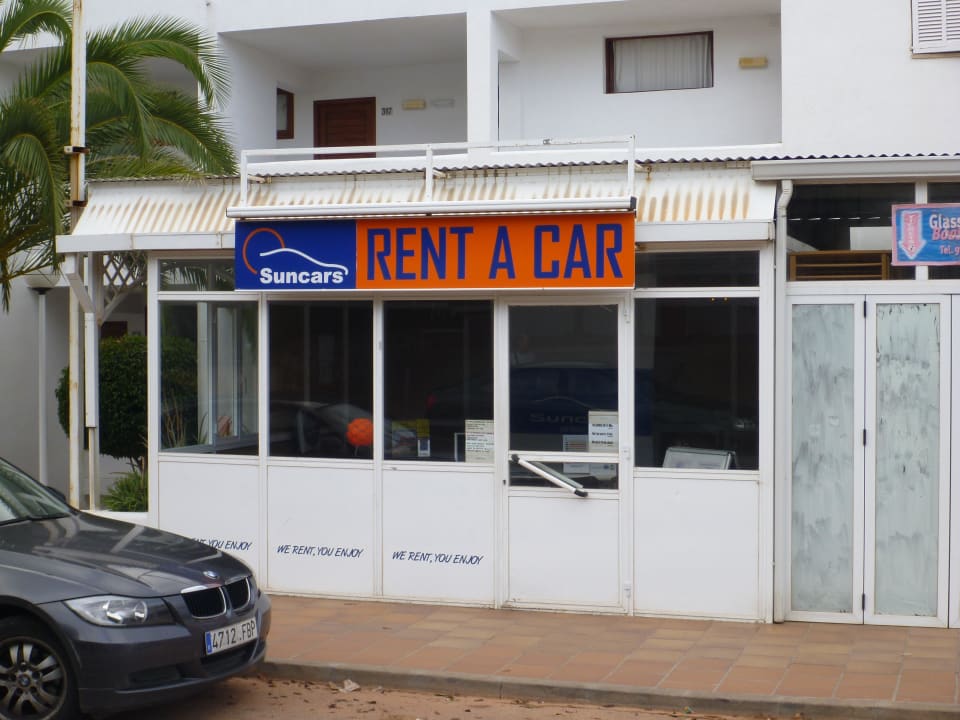 Auotovermietung gegenüber Hotel blau punta reina