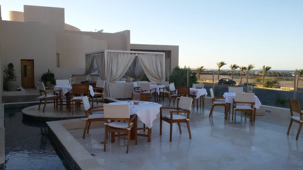 Sitzgelegenheiten am Abend aussen Steigenberger Makadi Hotel - Adults only