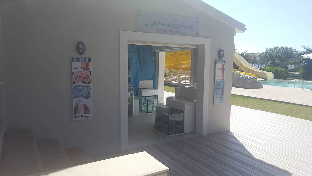 Piling nóg rybkami 10 euro  Capo Di Corfu  (Im Umbau/Renovierung)