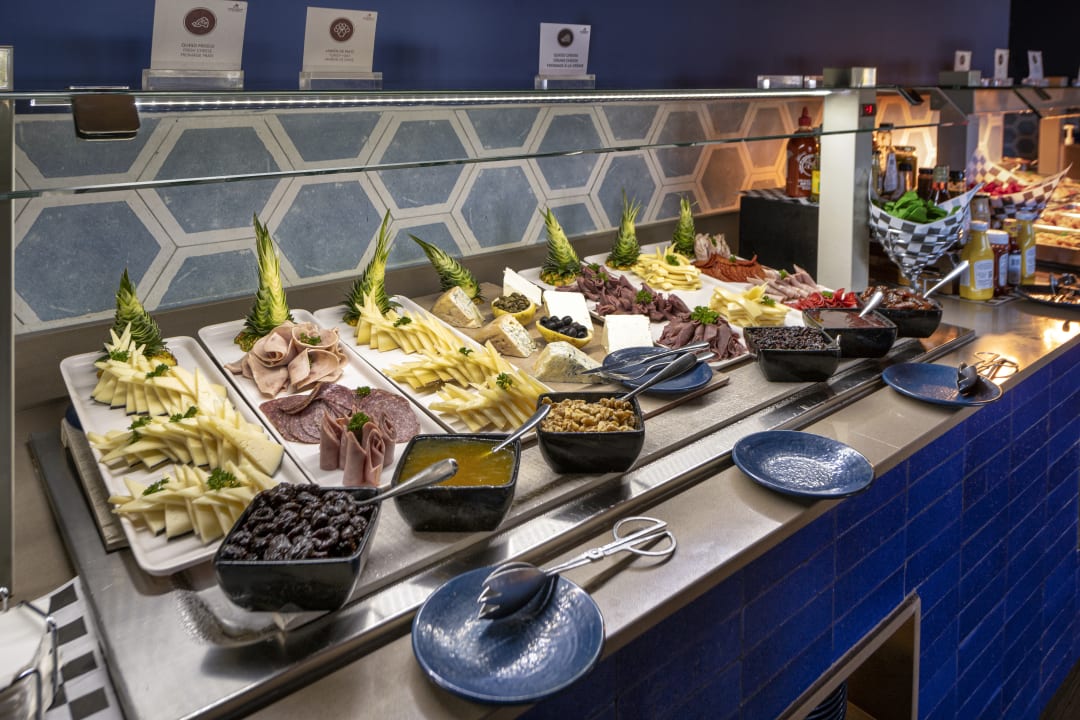 Gastro Unique Club at Lopesan Costa Bávaro Resort