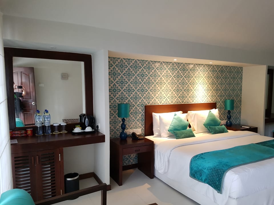 Großes Zimmer mit gemütlichem Bett Adaaran Select Hudhuran Fushi - Premium All Inclusive