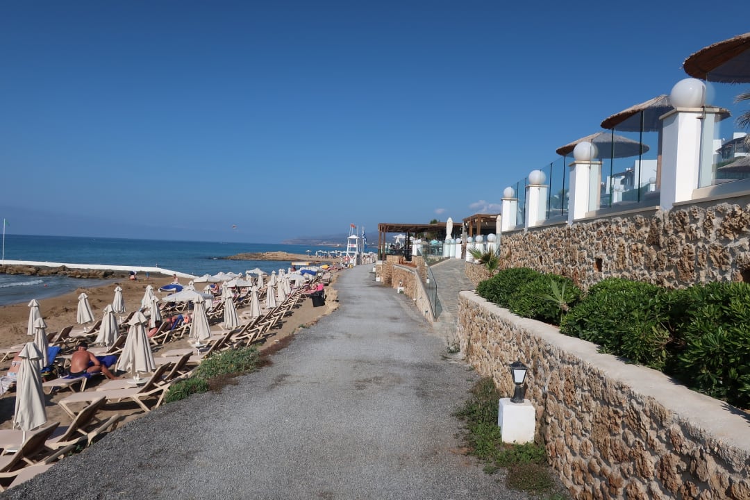 Strand Alexander Beach Hotel & Village Resort