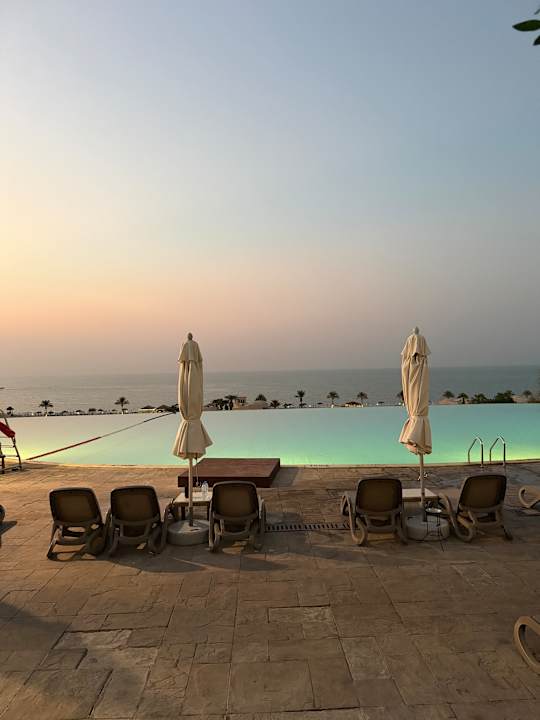 Strand The Cove Rotana Resort