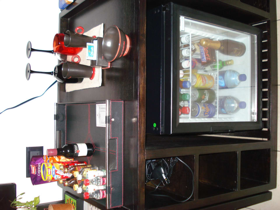 Minibar Vilamendhoo Island Resort & Spa