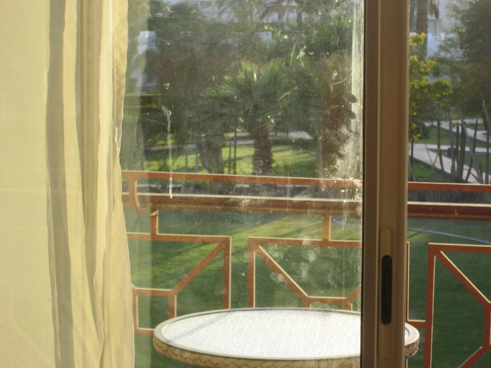 Dreckiges Fenster Imperial Shams Abu Soma
