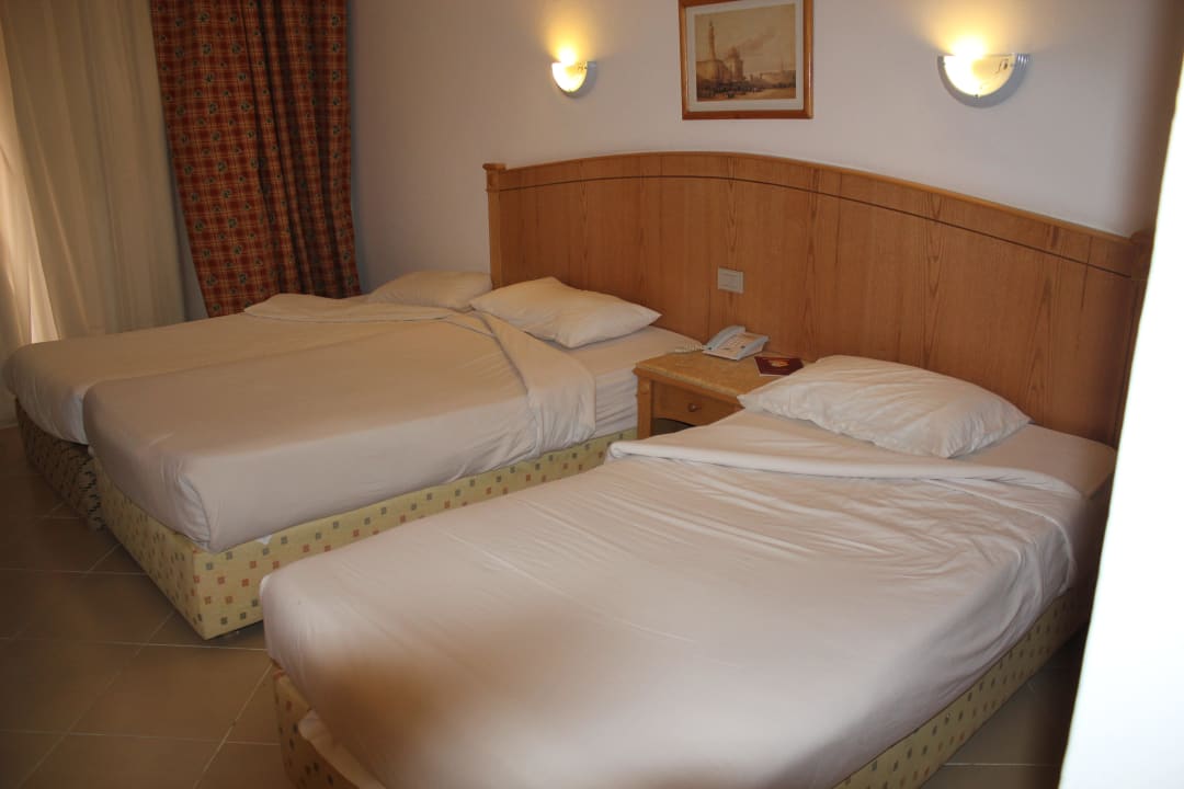 Номер на троих Pickalbatros Alf Leila Wa Leila Resort - Neverland Hurghada