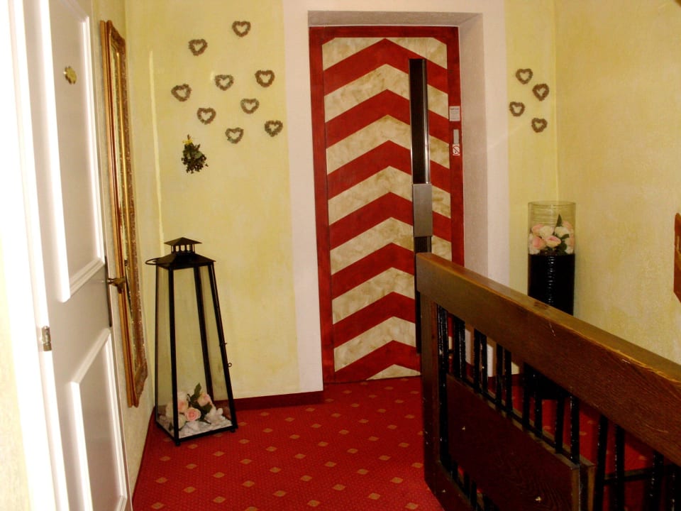 Flurbereich mit Aufzug Hotel Seefelderhof