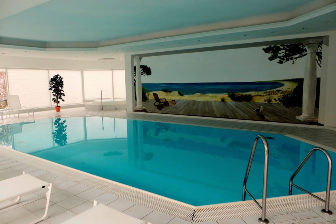 Der große Pool Parkhotel Am Glienberg by NP
