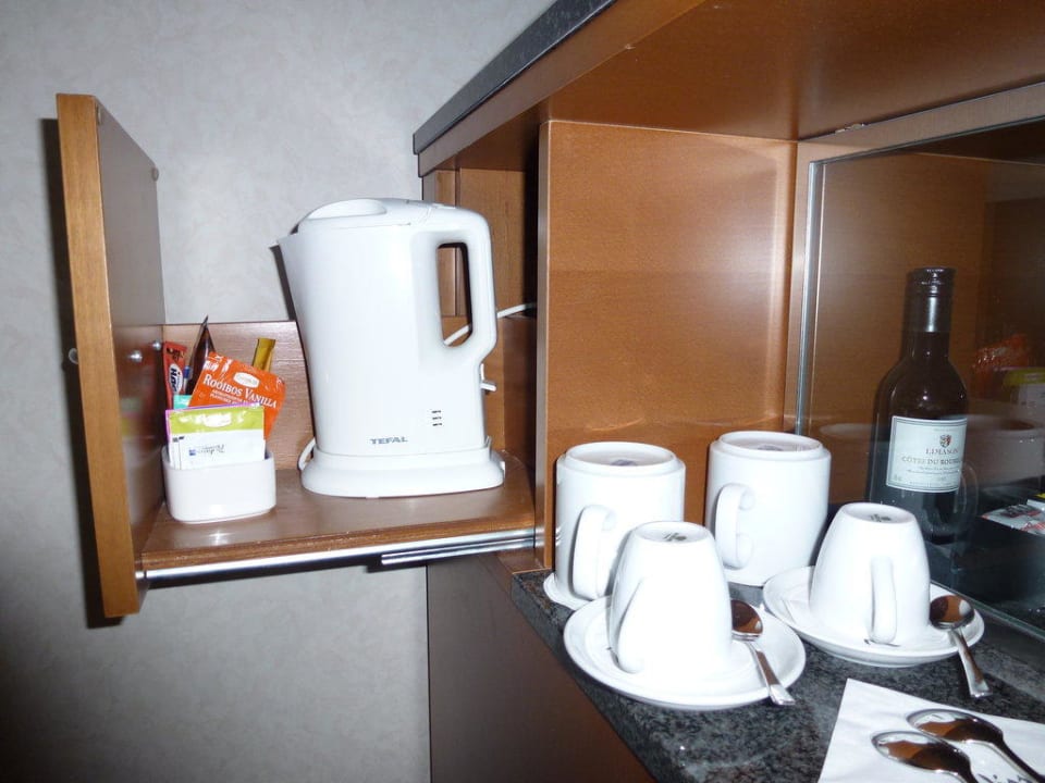 Kaffee, Tee, Wasserkocher auf Zimmer Radisson Blu Hotel Hannover