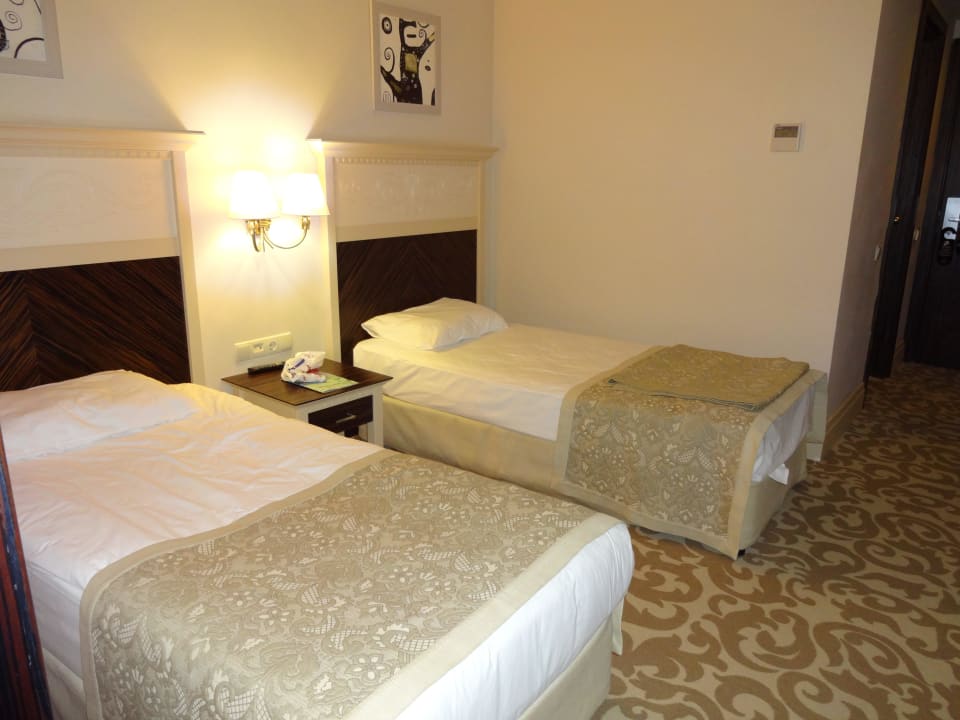 Einzelbetten im Familienzimmer Aydinbey Kings Palace & Spa