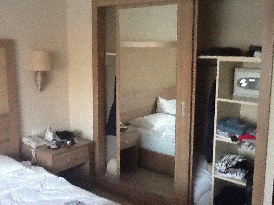 Großer, geräumiger Schrank Marvida Family Eco