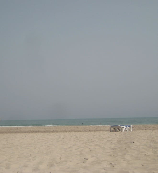 Weiter Sandstrand Vincci Helios Beach