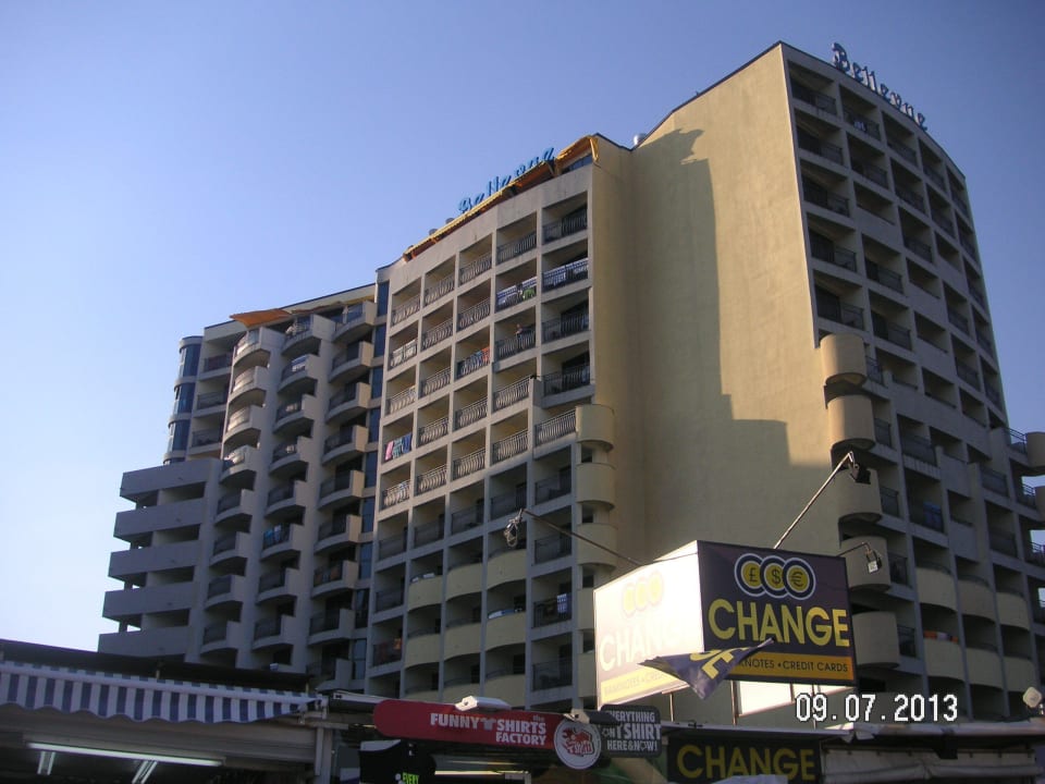 Direkt von der Strandpromenade aus Sentido Bellevue Beach
