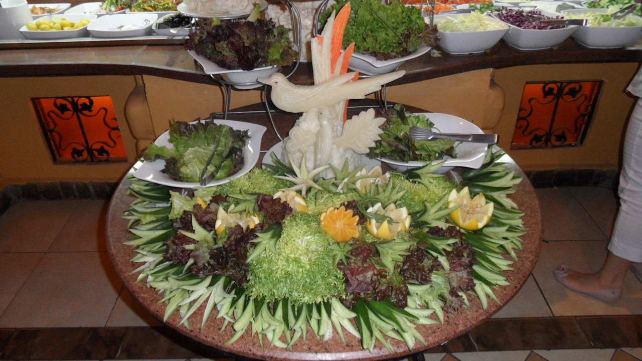 Salatbuffet Cave Du Roi Restaurant Pickalbatros Alf Leila Wa Leila Resort - Neverland Hurghada