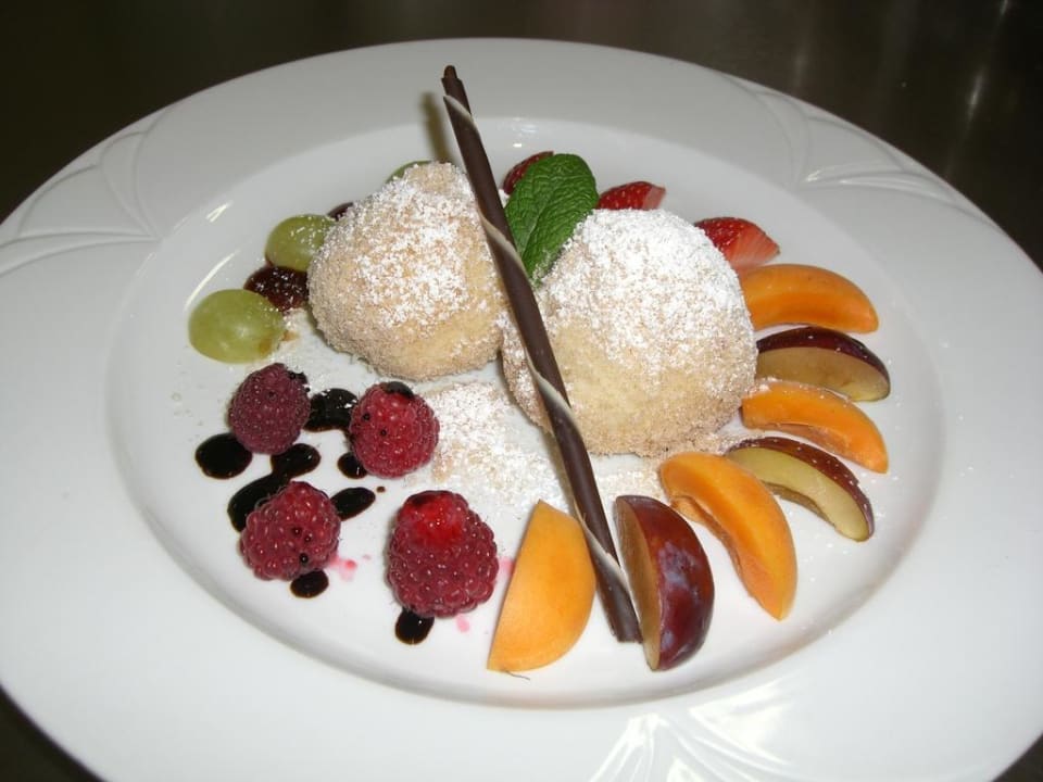 Marillenknödel - Vinschger Spezialität Hotel Reschnerhof