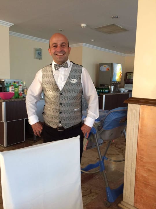 Mehmet der beste Kellner den wir im Urlaub hatten Royal Atlantis Beach Hotel