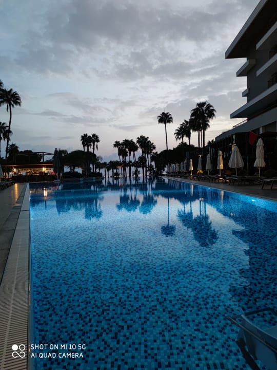 Außenansicht Acanthus Cennet Barut Collection