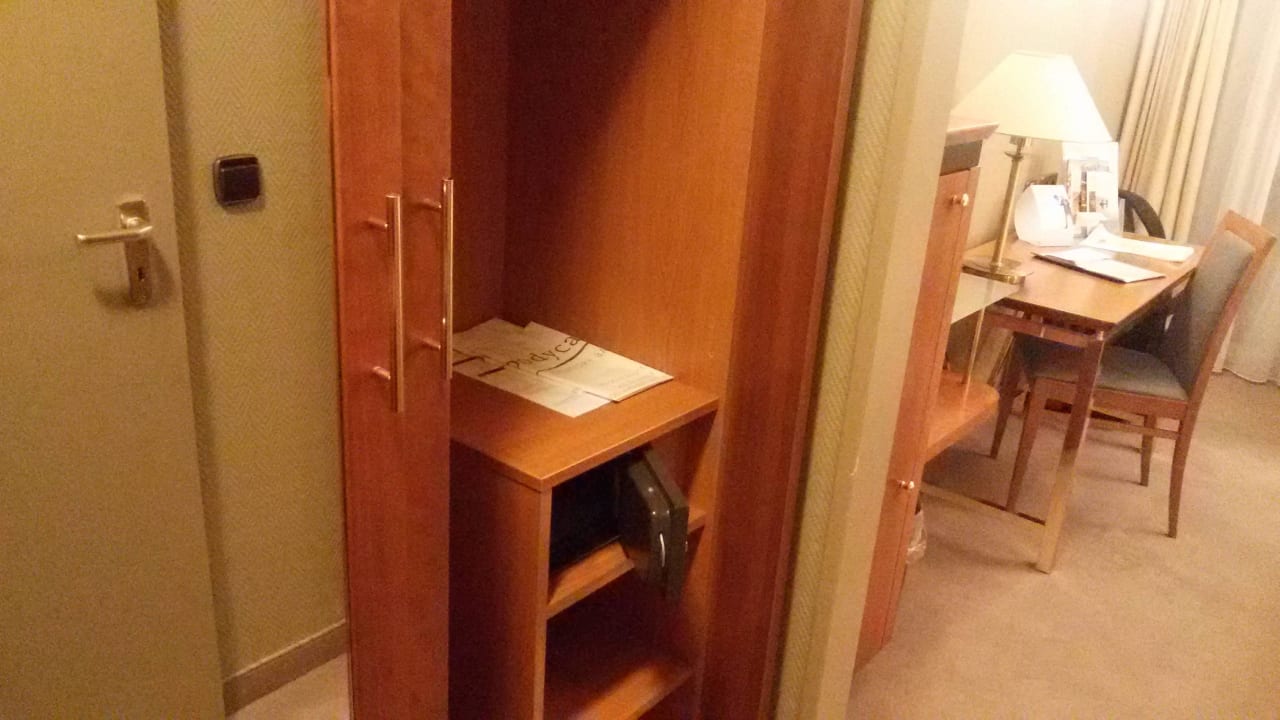 Blick ins Zimmer Wyndham Garden Lahnstein Koblenz Hotel