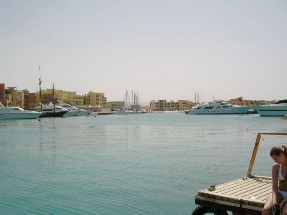 Blick in die "alte" Marina Hotel Three Corners Ocean View prestige - Adults only