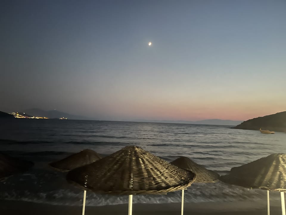 Strand Tusan Beach Resort