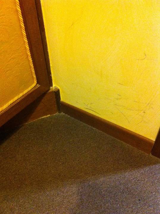 Dreckige Wand und Boden Hotel Quisisana