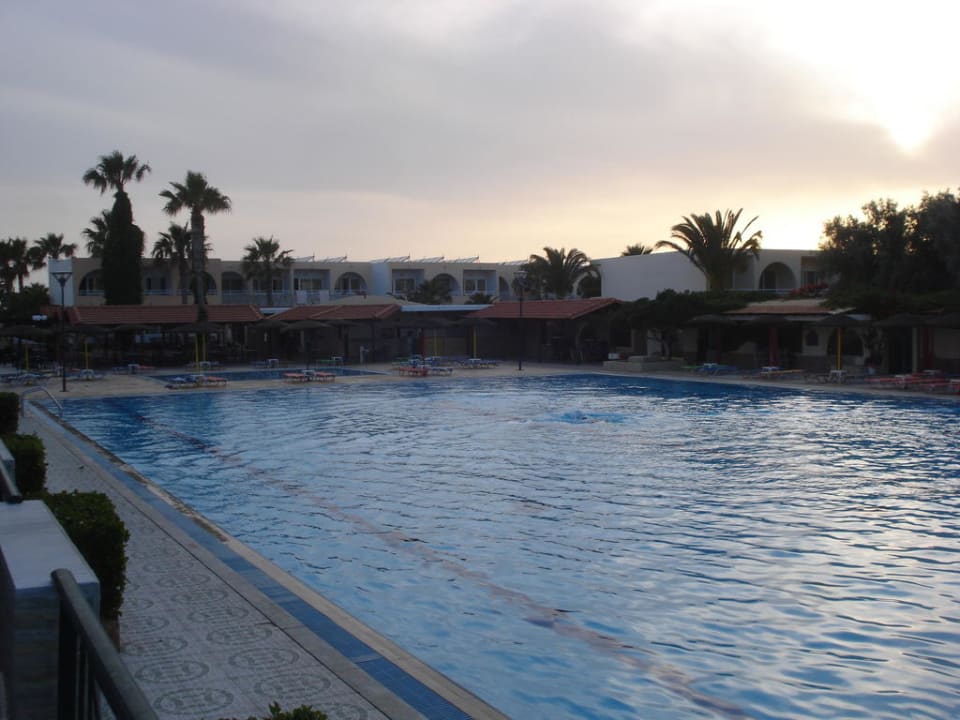 Der tolle Pool Euro Village Achilleas Hotel